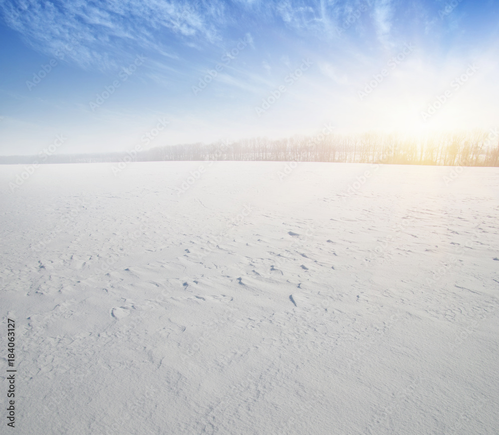 蓝天上的雪域