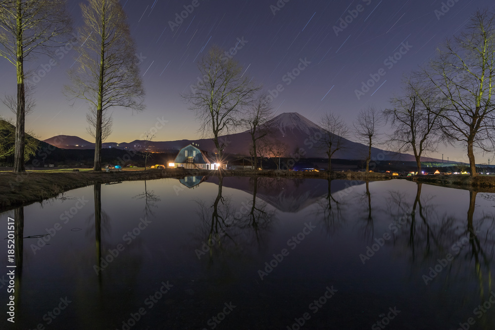 富士山与冬日星夜