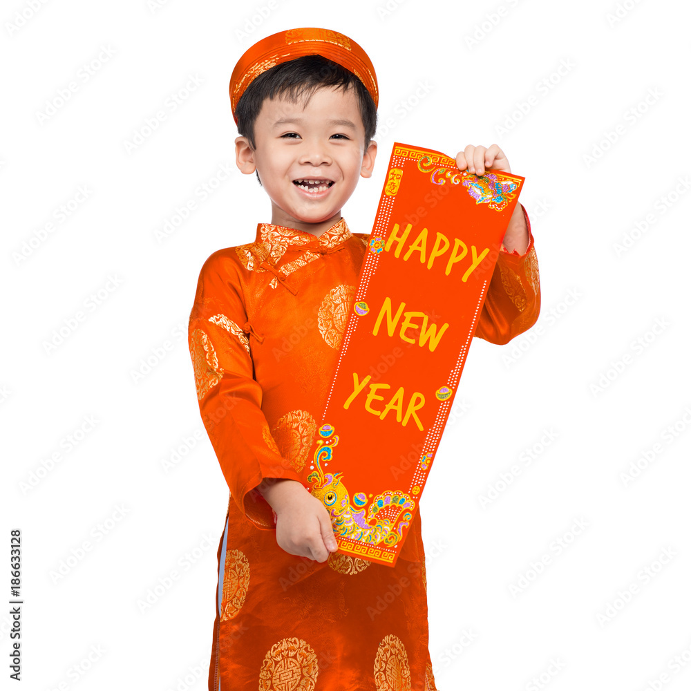 越南男孩祝贺新年。农历新年快乐。