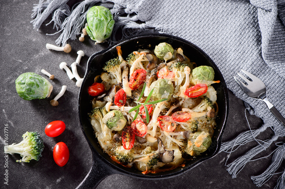 Cheese roasted vegetables with mashed potatoes 
