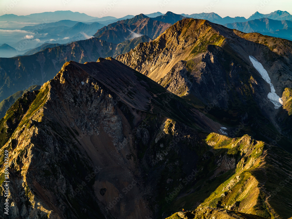 険しい山