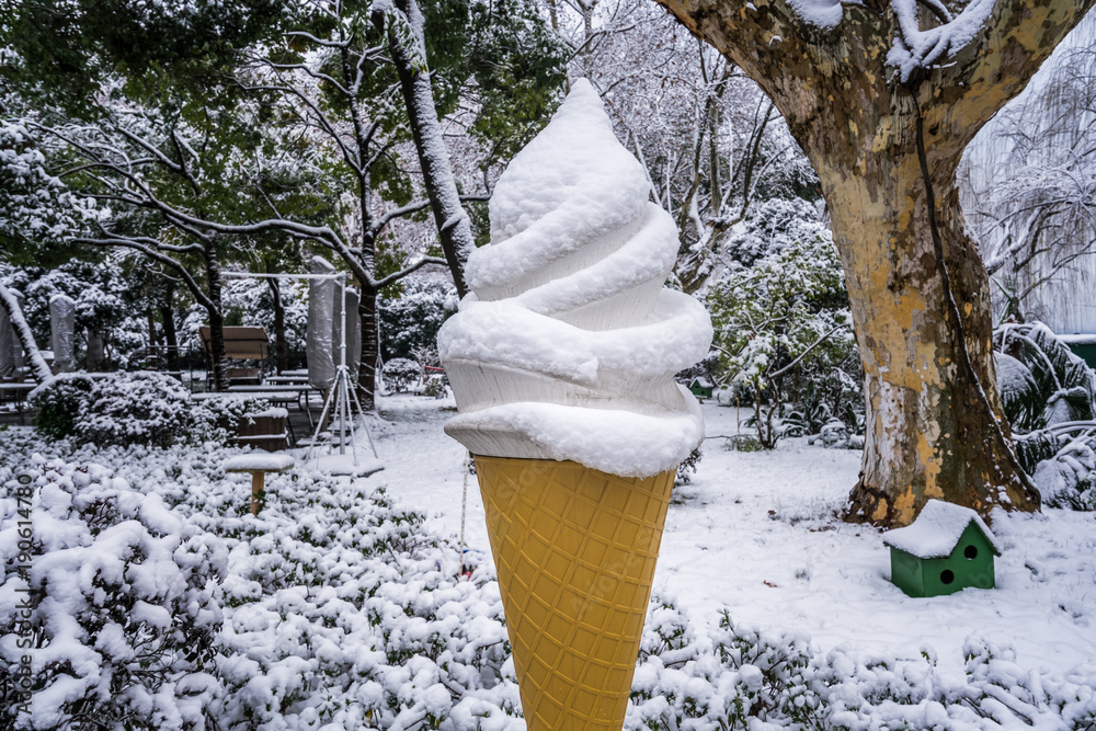 杭州西湖有雪