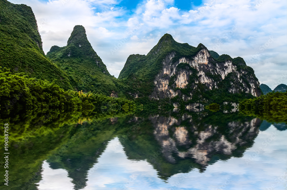 中国桂林美丽的河流和漓江景观