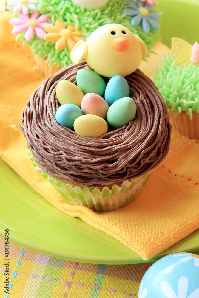 Easter egg and chick cupcakes