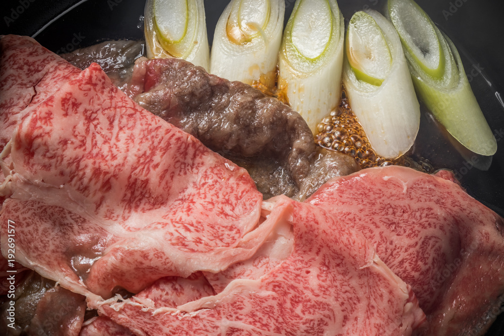 和牛肉ですきやき　Tasty sukiyaki Japanese cuisine 