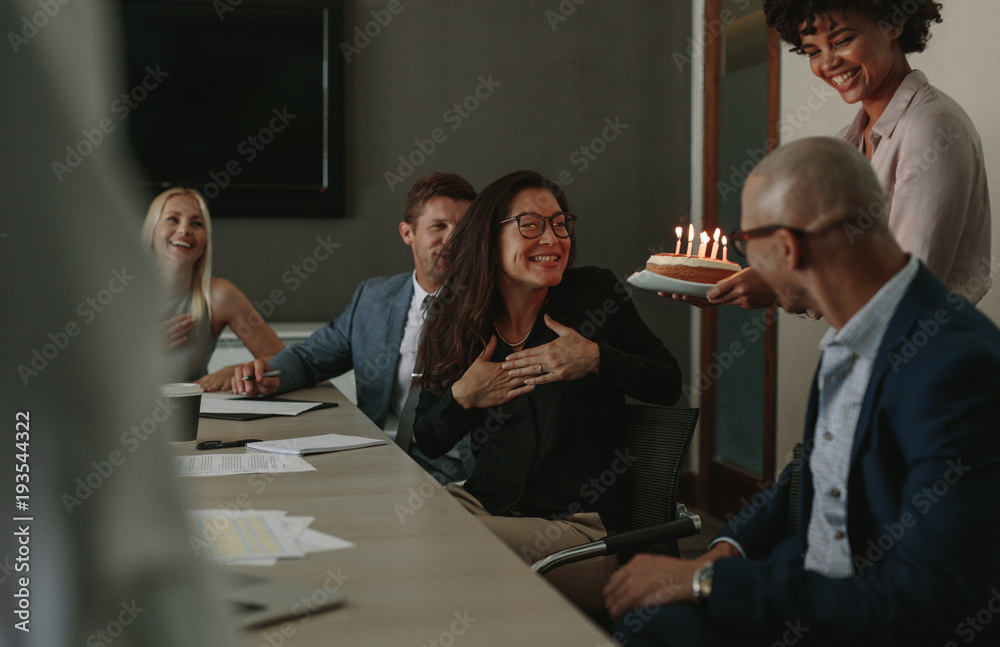 会议期间同事的惊喜生日庆祝活动