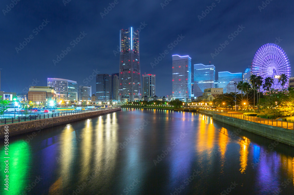 日本横滨市夜晚的城市景观