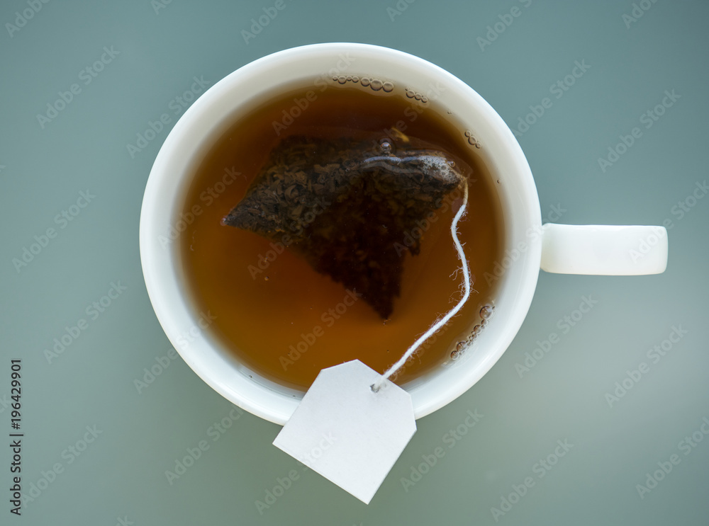 杯子里的茶