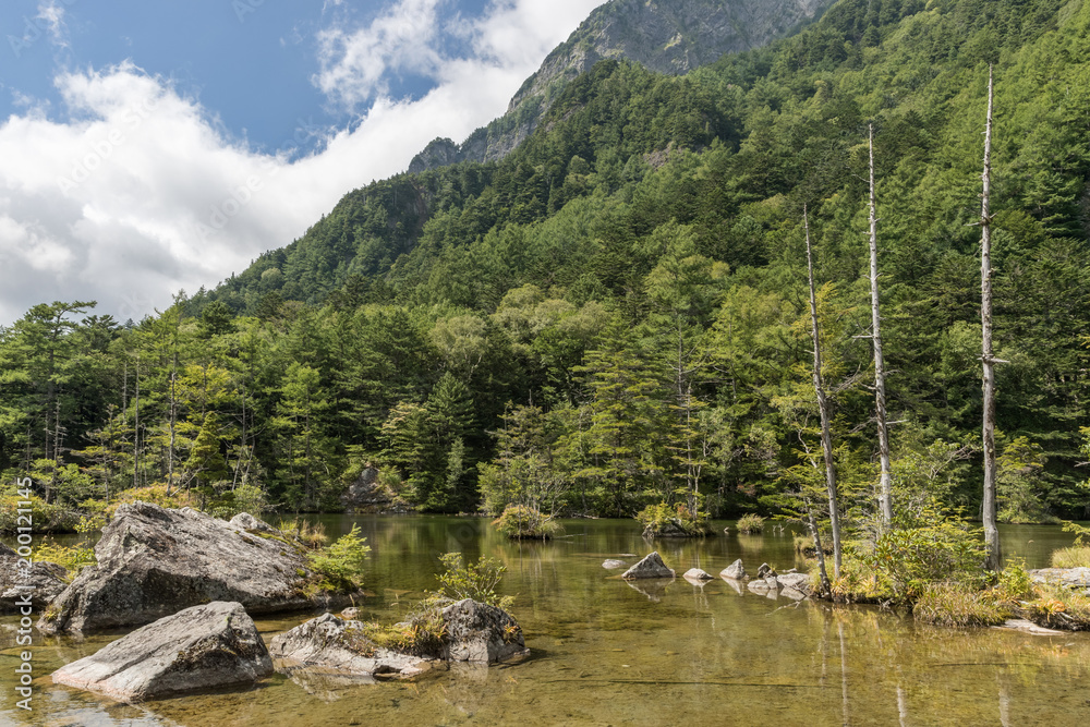 神木町，日本北部长野县阿尔卑斯山的热门度假胜地