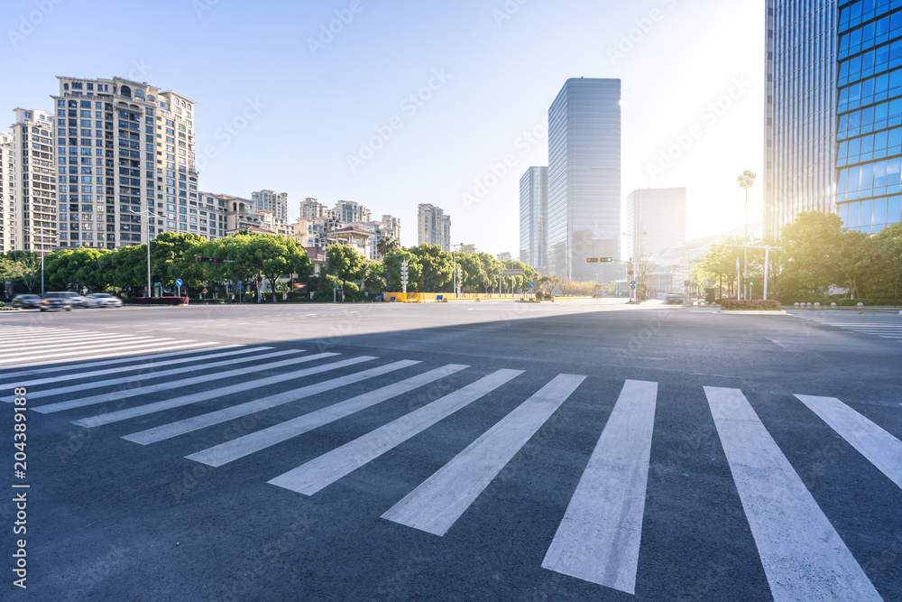 城市天际线全景沥青路