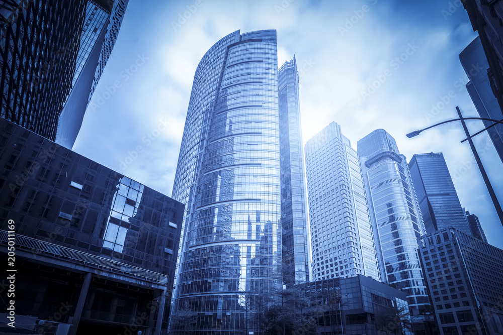 Skyscrapers are low - angle views in Chinese cities 。