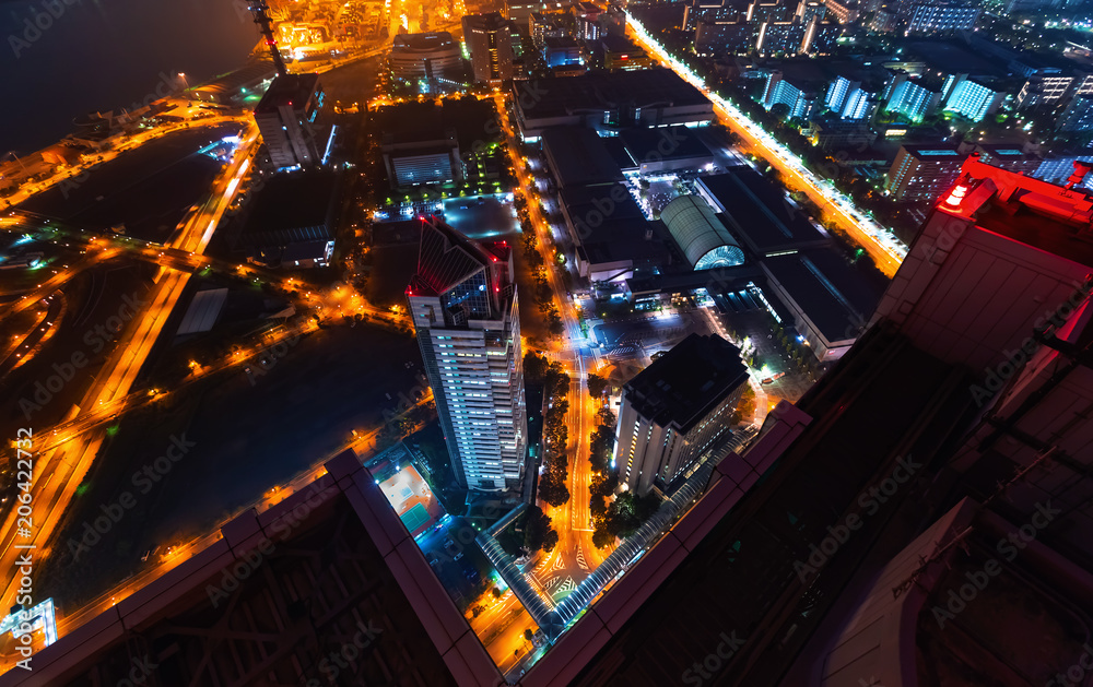 夜间大阪湾港区鸟瞰图