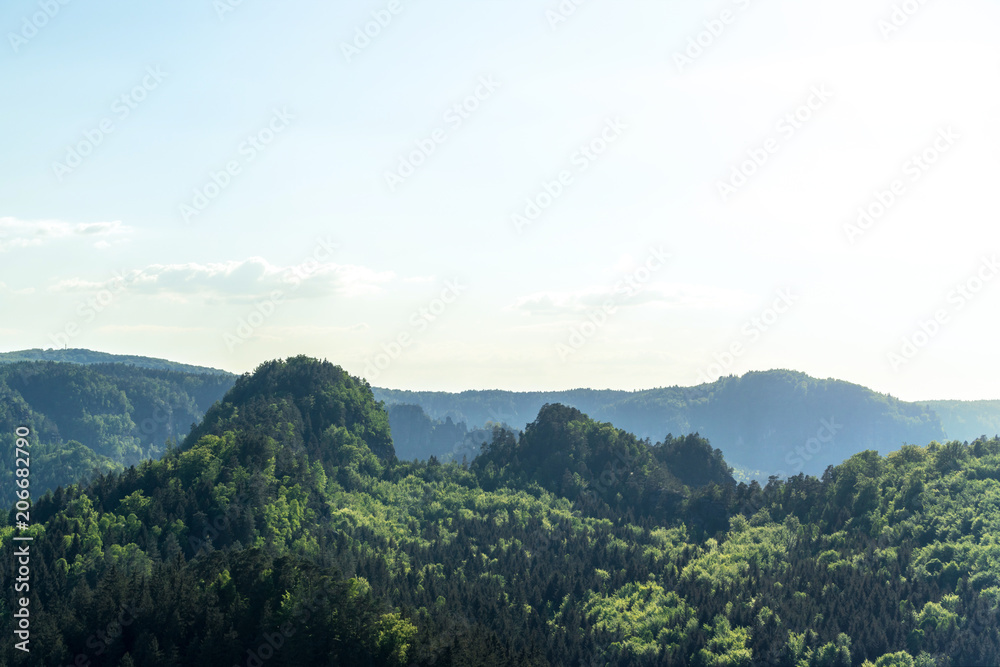 Elbsandsteingebirge的Berige Landschaft