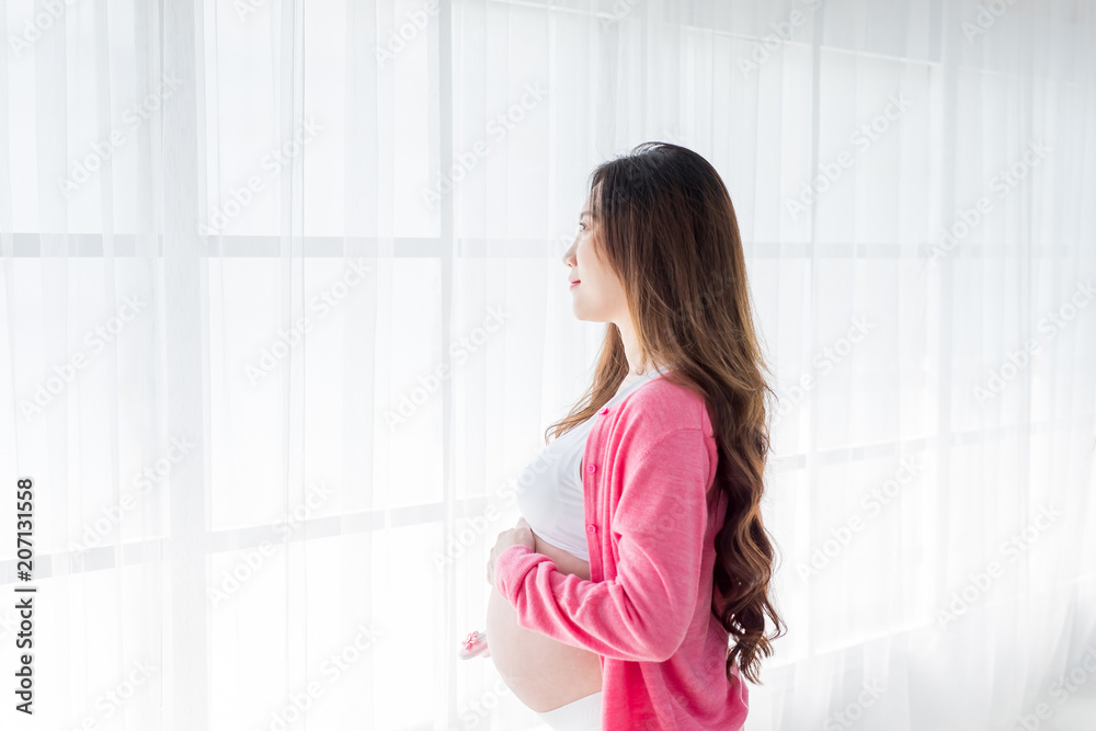 孕妇抱婴儿鞋