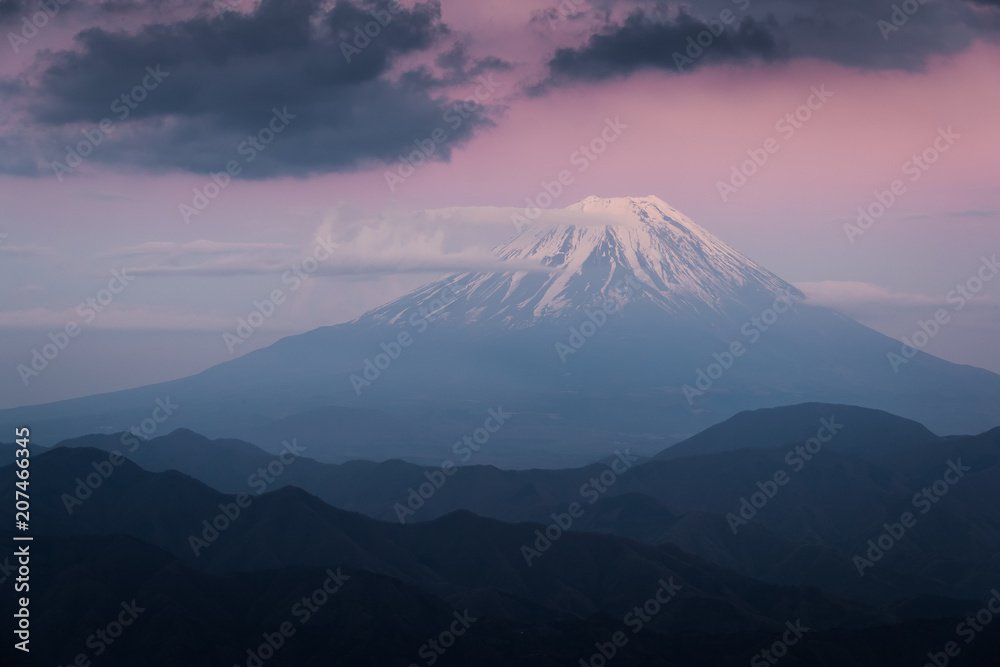 富士山顶，春日日出