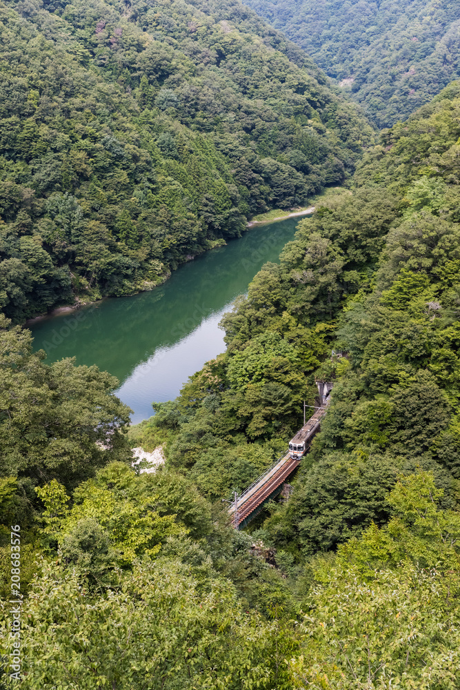 夏季利达线与青山