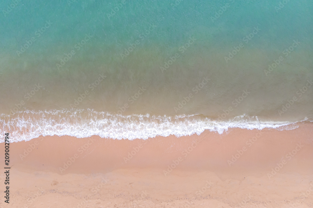 无人机拍摄的泰国海滩夏季海景俯视图