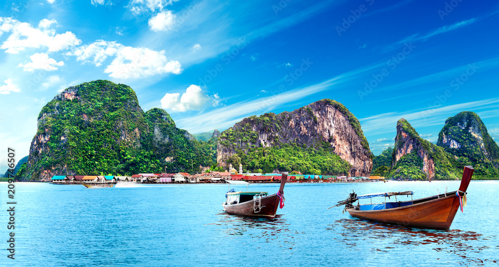 Paisaje idílico de playas y costas de Tailandia.Islas y mar de Phuket. Viajes de aventura y ensueño