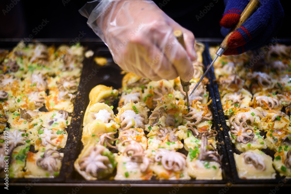 热锅上的Takoyaki——章鱼球，日本街头美食