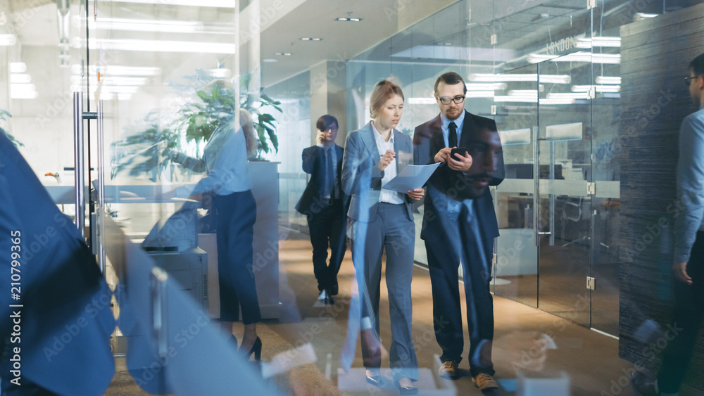 Business People Walking and Talking in the Hallway and Use Tablet Computer, Businessmen Have Convers