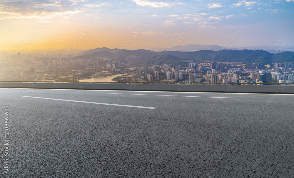 城市上空的道路和广场，城市的风景