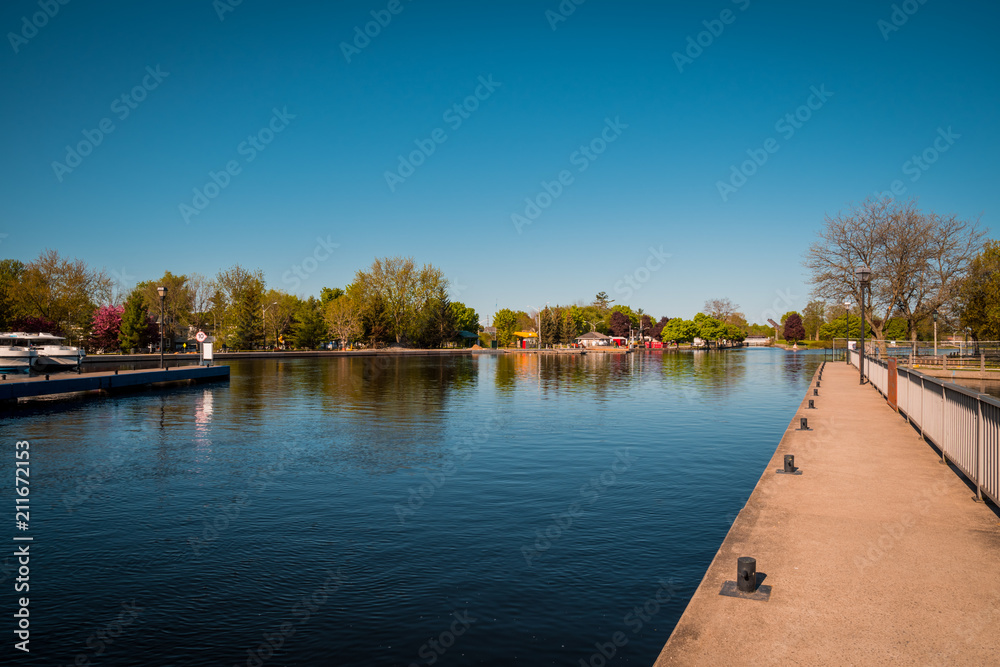 Rideau River on summer day（夏日里的里多河）