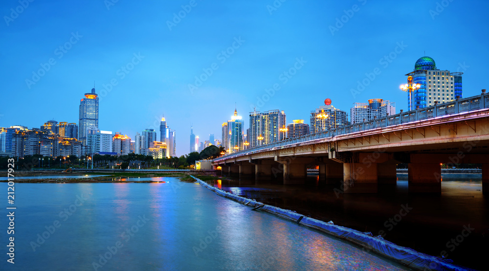 城市高楼夜景