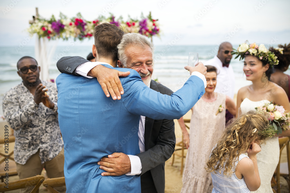 年轻的高加索夫妇结婚日