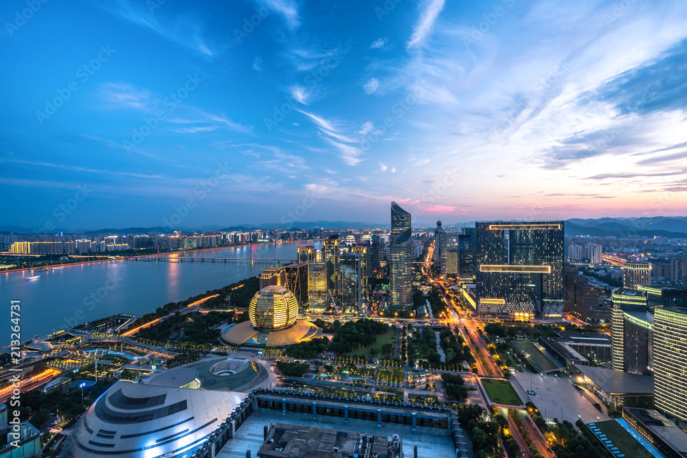 城市天际线全景