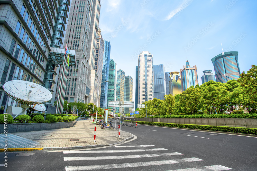 上海金融区商业大厦路面及办公楼