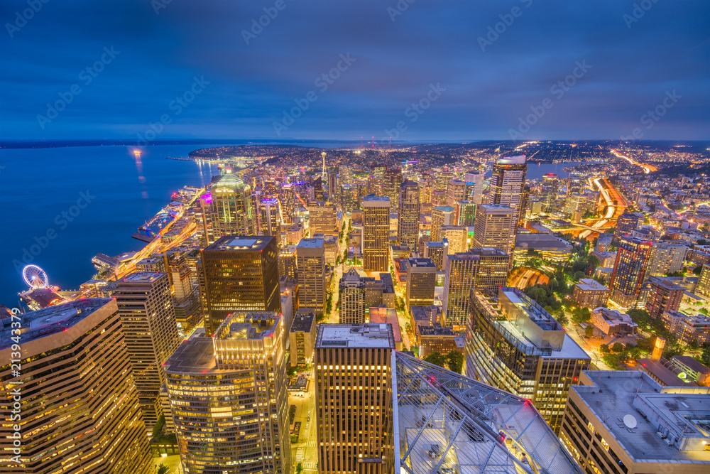 Seattle, Washington, USA downtown skyline at night.