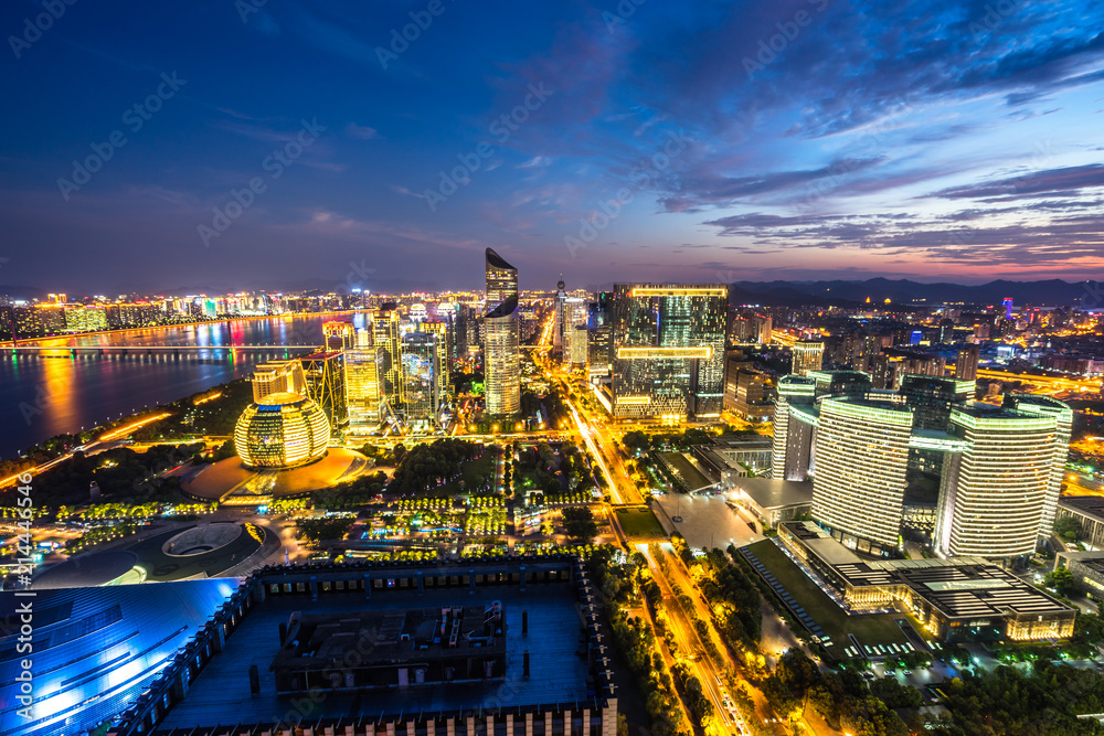 城市天际线全景