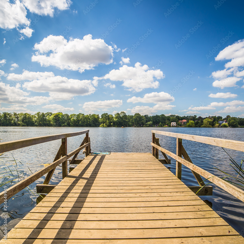 Holzsteg am See