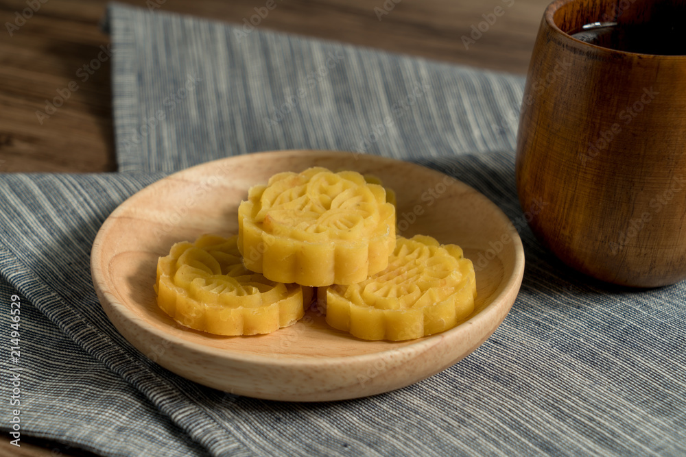 Chinese food, Mid-Autumn moon cake