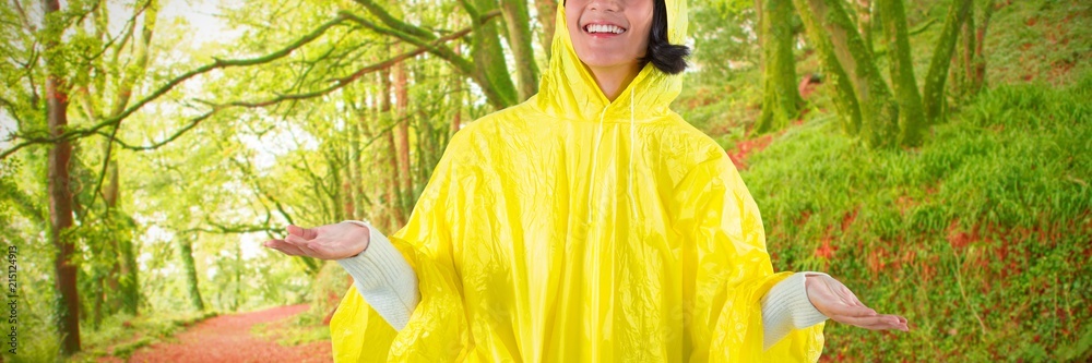 穿着黄色雨衣的女子示意感觉的合成图像