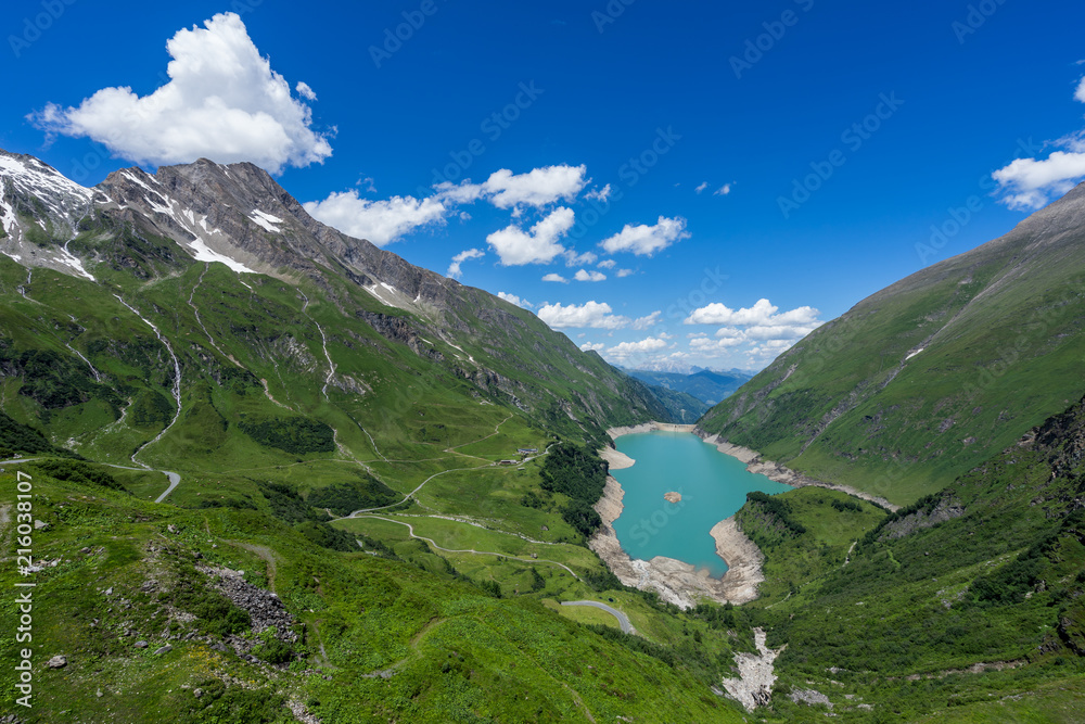 霍赫·陶恩（Hohe Tauern）的基茨斯泰因霍恩（Kitzsteinhorn）的著名高山滑雪场。奥地利的穆瑟博登（Mooserboden）和瓦瑟法尔博登（Wasserfallboden）
1187