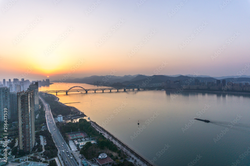 城市天际线全景