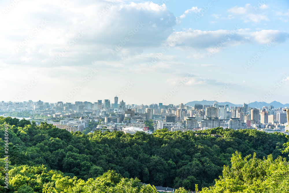 中国杭州城市天际线全景