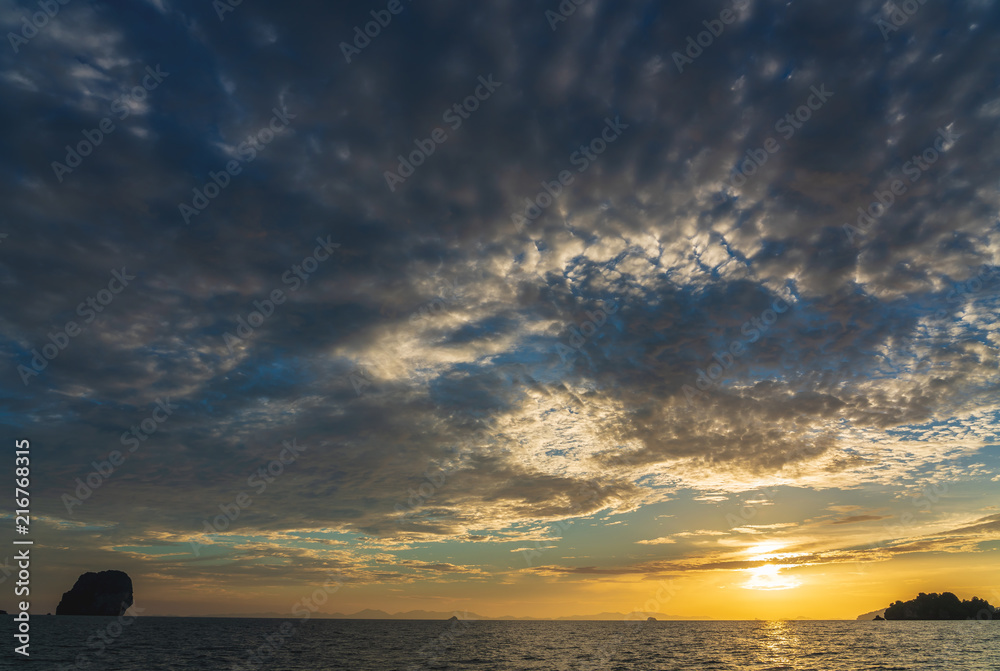 海滩日落海天云黄昏时分