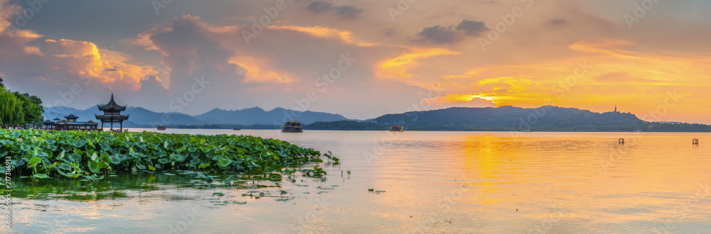 杭州西湖风景秀丽