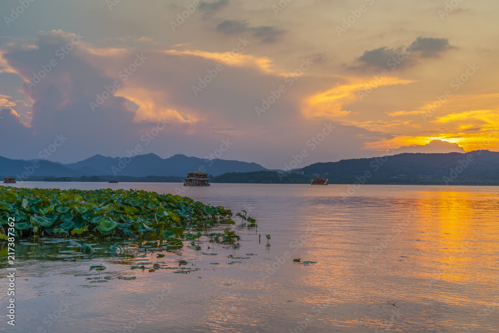 杭州西湖风景秀丽