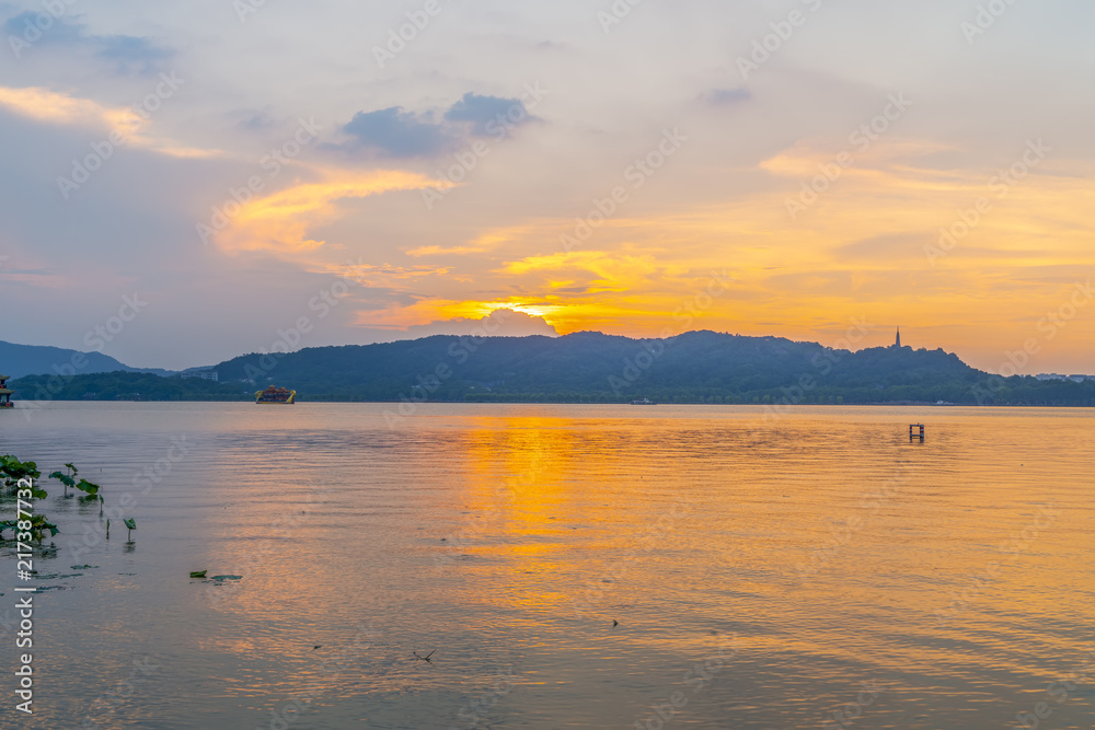 杭州西湖风景秀丽