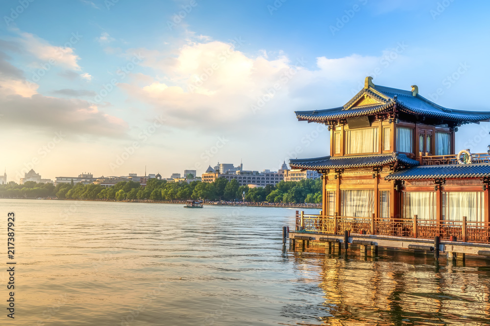 杭州西湖风景秀丽