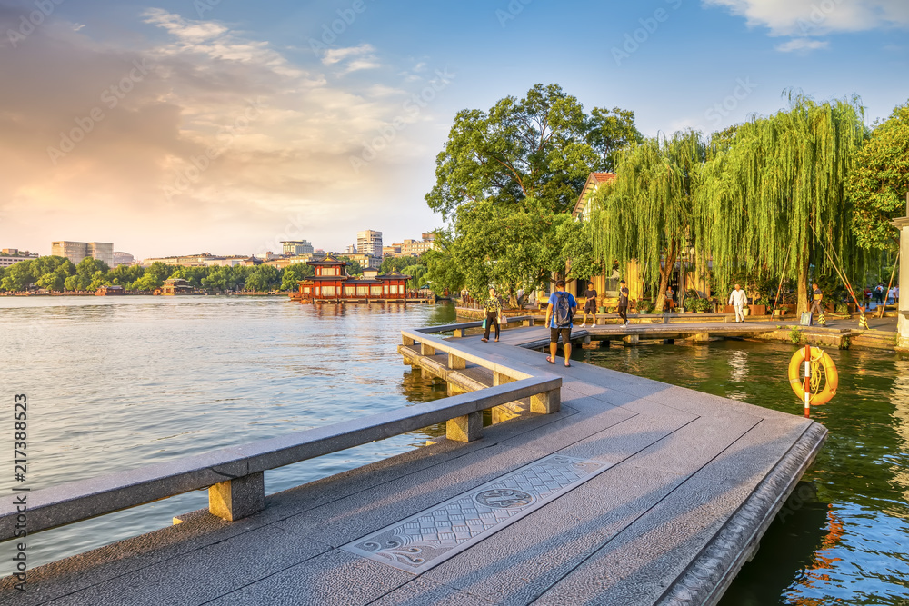 杭州西湖风景秀丽