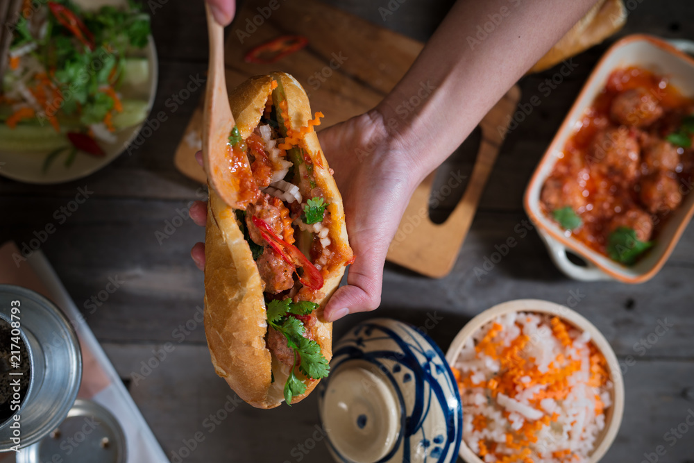 Banh Mi Xiu Mai