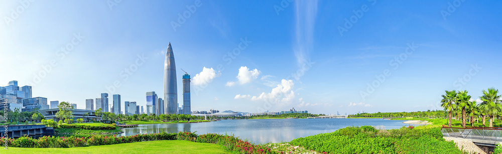 蓝天白云下的深圳人才园和后海中央商务区全景