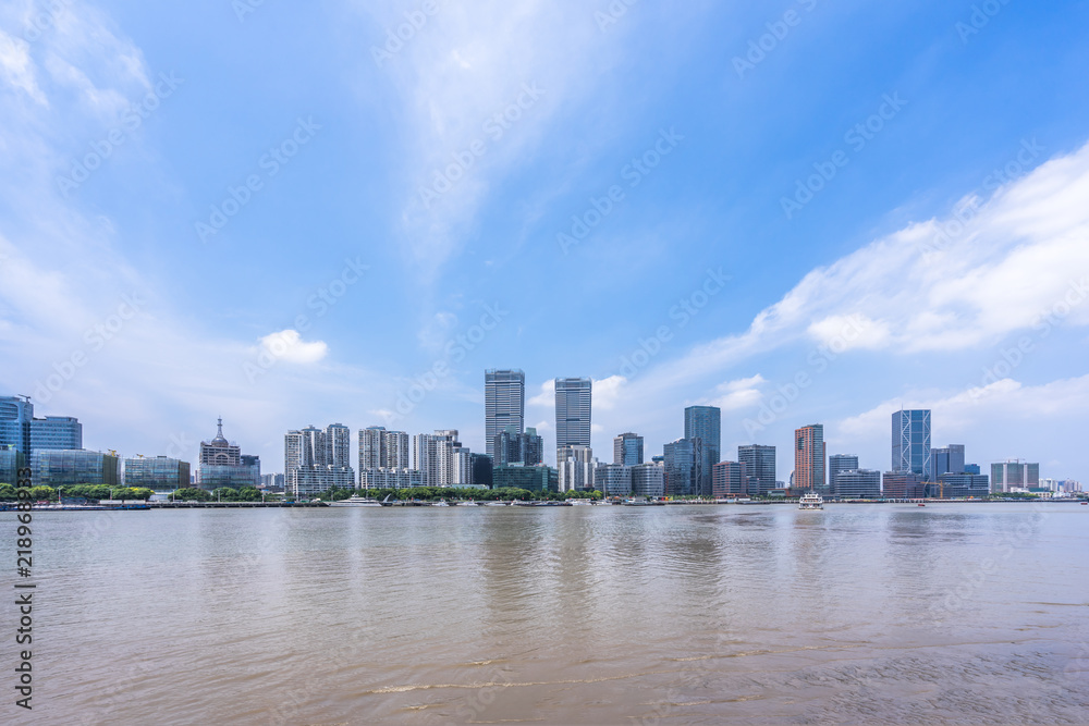 城市天际线全景