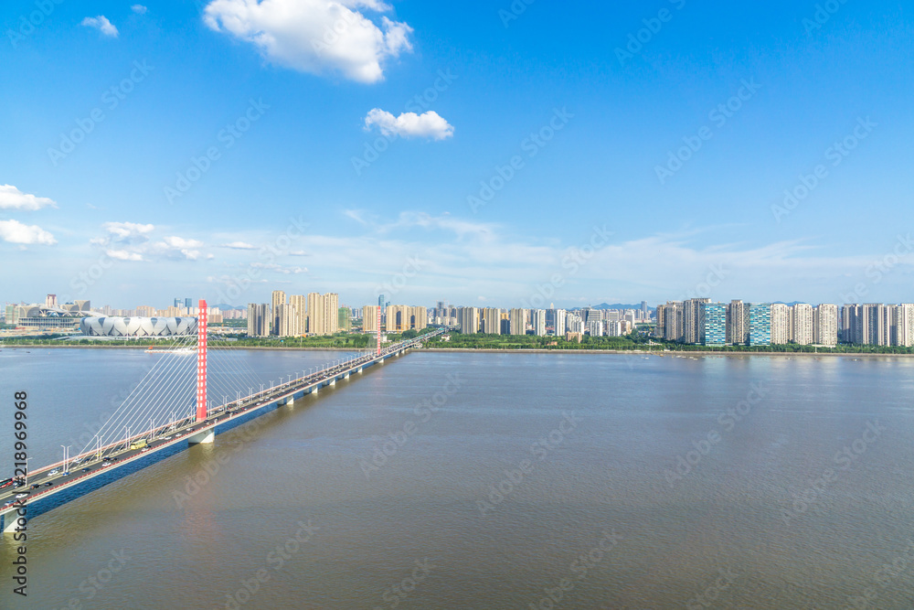 城市天际线全景