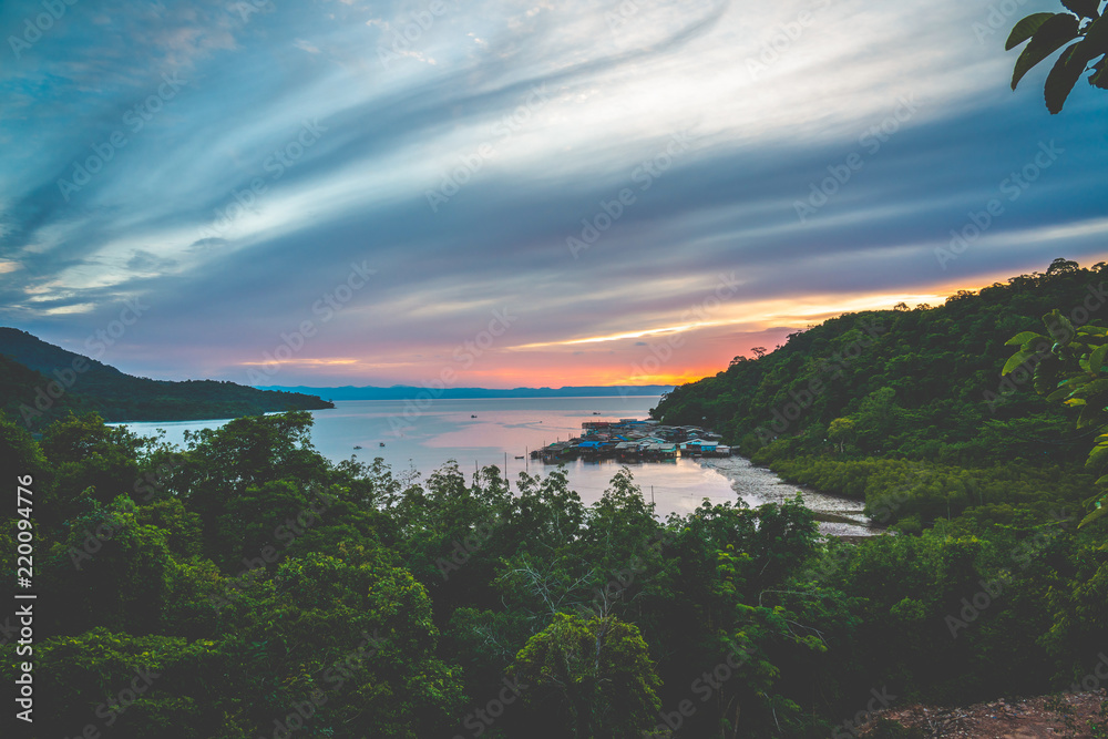 海滩日落海天云黄昏时间