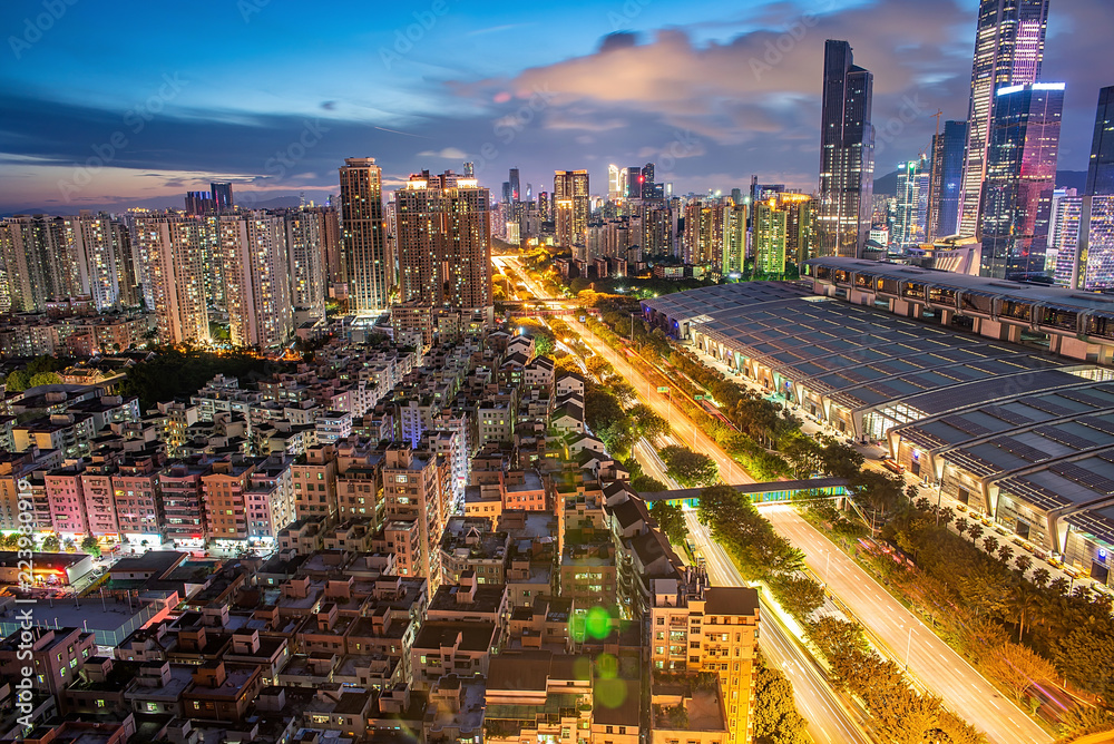 深圳滨河大道夜景红绿灯轨道及城市高层